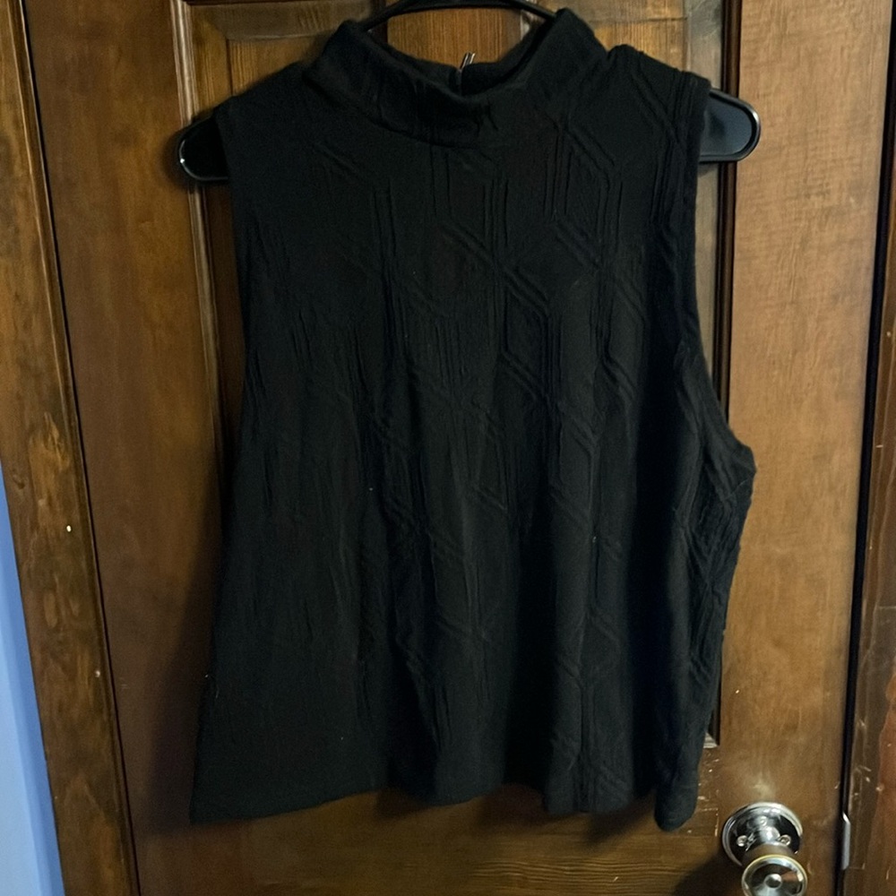 Black Aztec patter tank top crew neck
